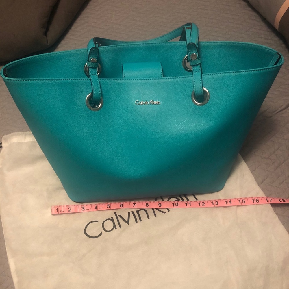 Calvin Klein tote with dust bag